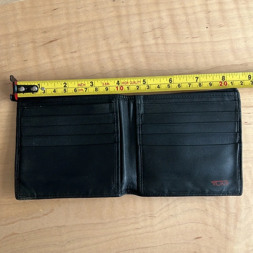 TUMI Bi-Fold Men’s Wallet Billfold Leather